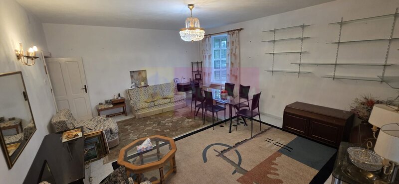 Vila de vanzare cu 6 camere si teren de 1000 mp in Cornu, Prahova