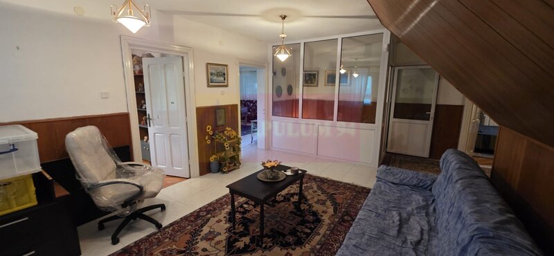 Vila de vanzare cu 6 camere si teren de 1000 mp in Cornu, Prahova