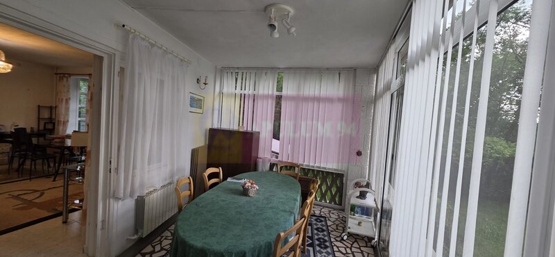 Vila de vanzare cu 6 camere si teren de 1000 mp in Cornu, Prahova