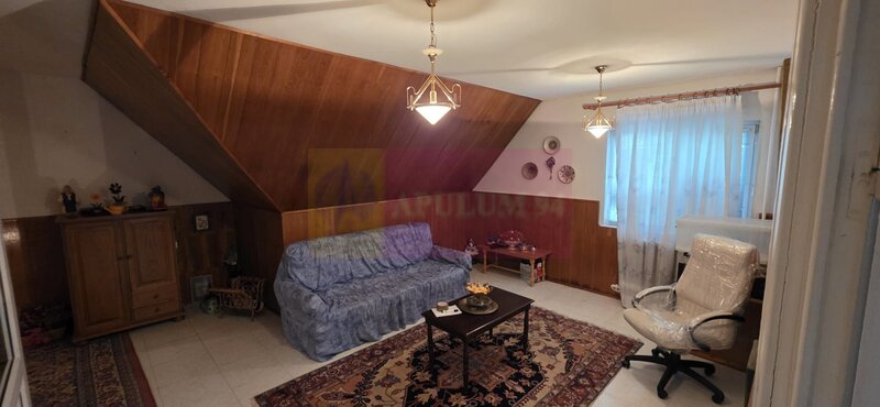 Vila de vanzare cu 6 camere si teren de 1000 mp in Cornu, Prahova