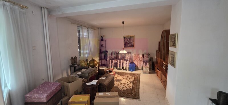Vila de vanzare cu 6 camere si teren de 1000 mp in Cornu, Prahova
